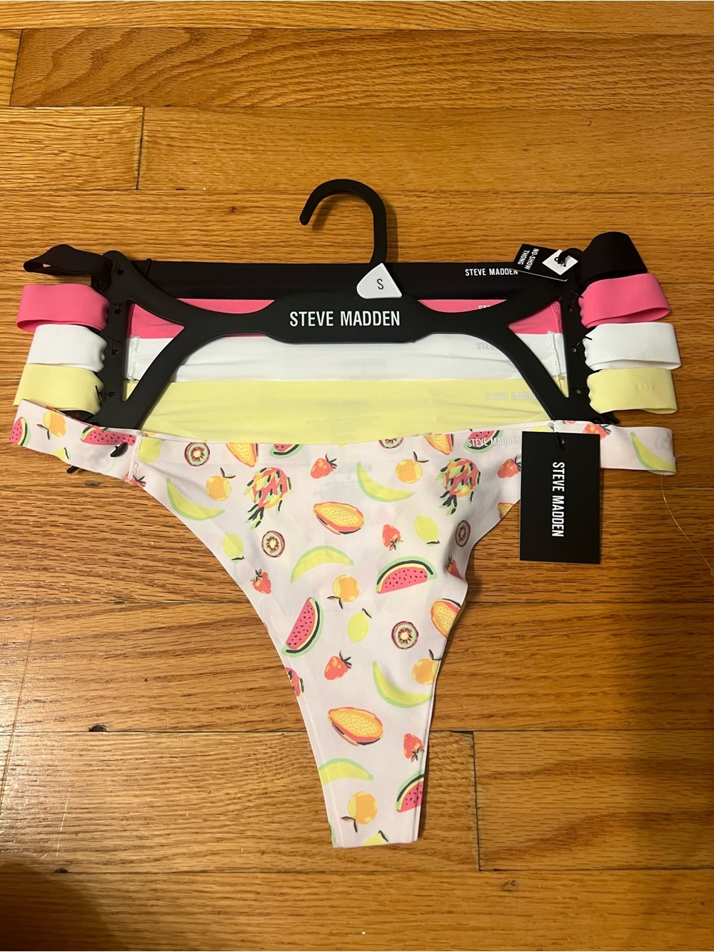 Steve Madden 5 pair Bikini thong underwear